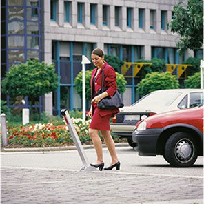 CONTROLLER PLUS Keyed-to-Differ Semi-Automatic Drop-Down Post